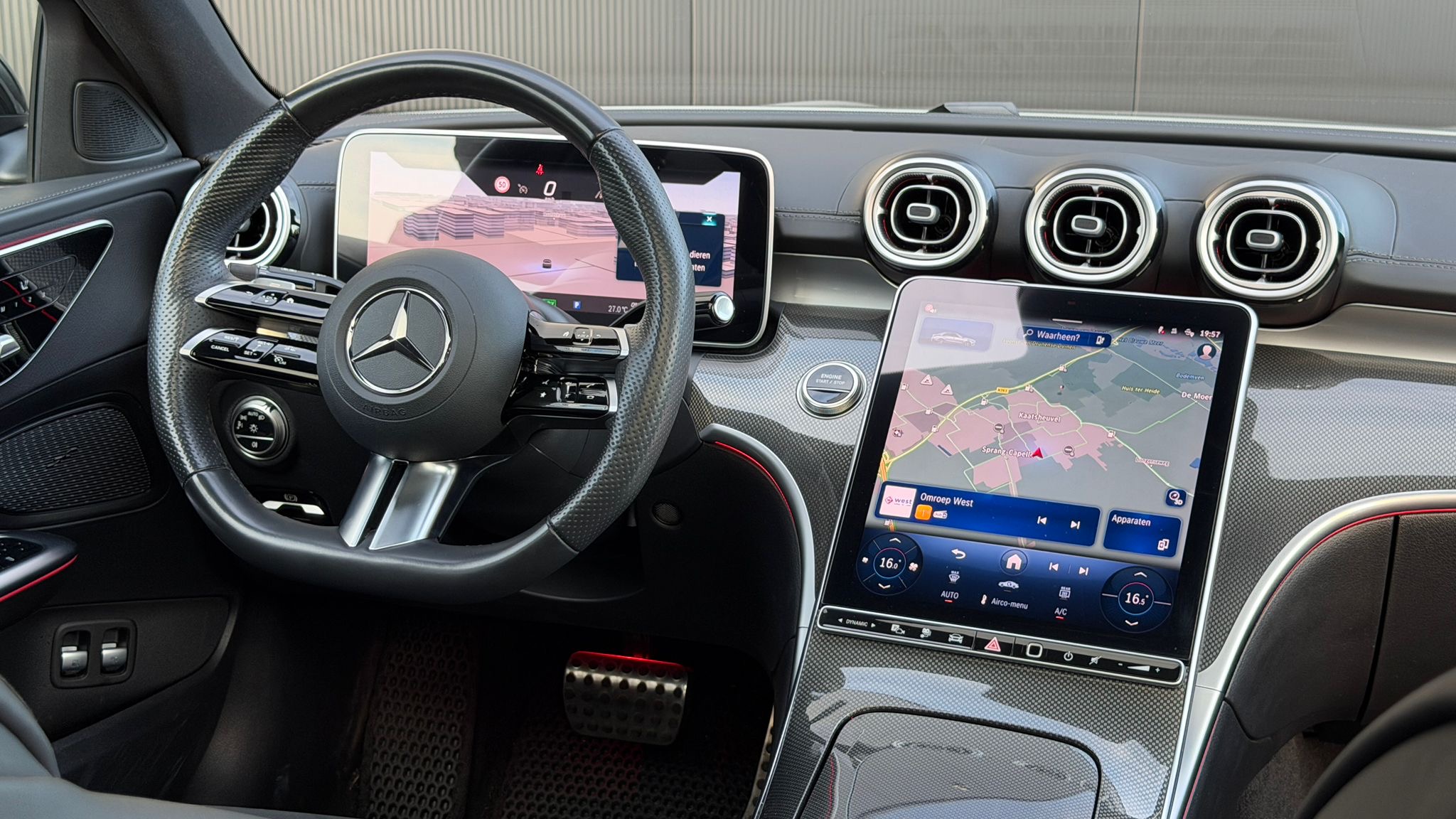 Mercedes-Benz C-Klasse — Zijaanzicht